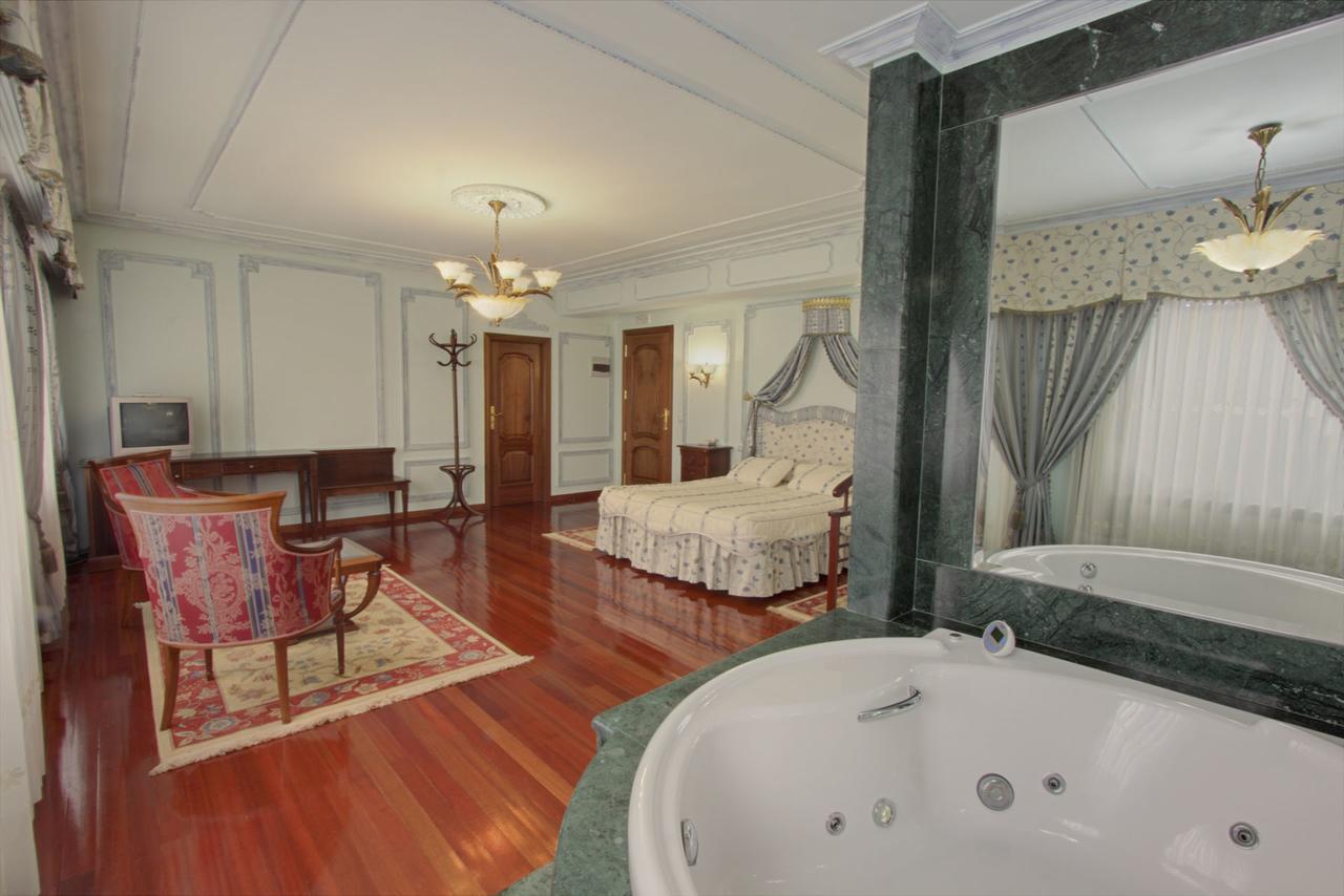 Pazo De Monterrei Hotel Оуренсе Екстериор снимка